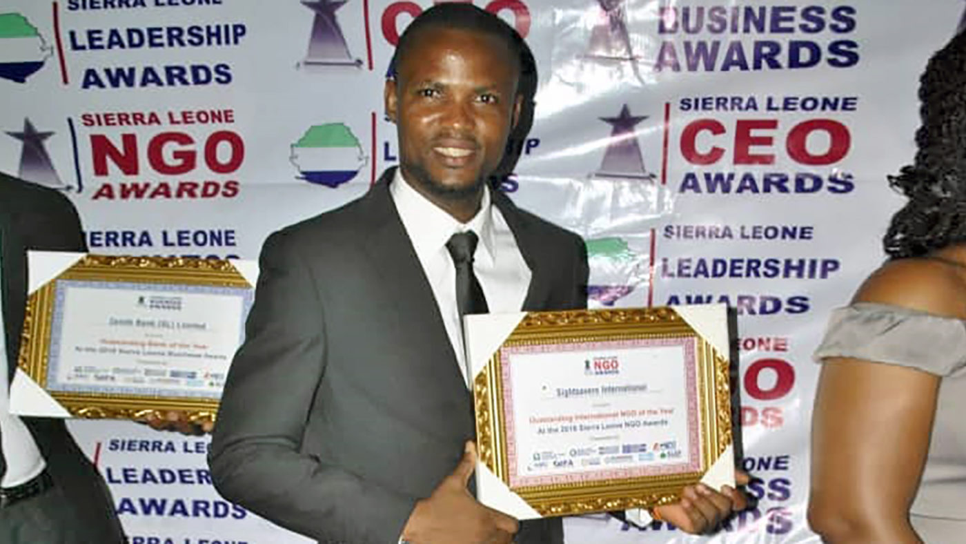 Idrissa Kanjay with the award.