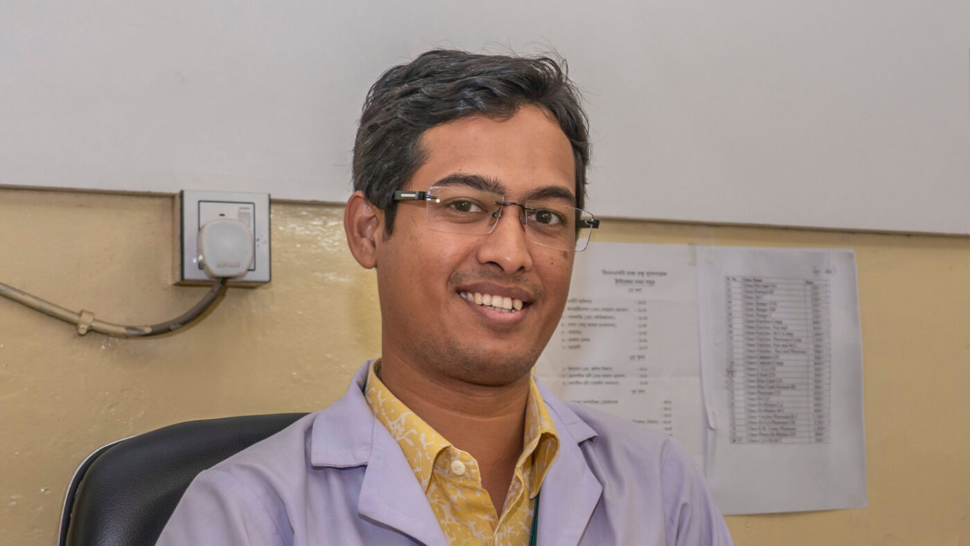 A man smiling.