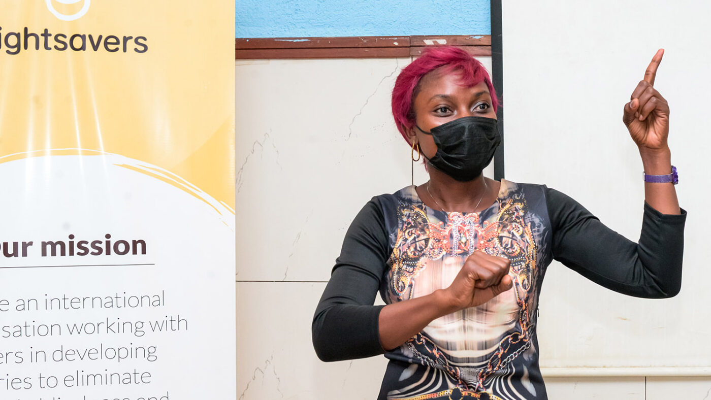 Leonie presenting at her university in Cameroon.